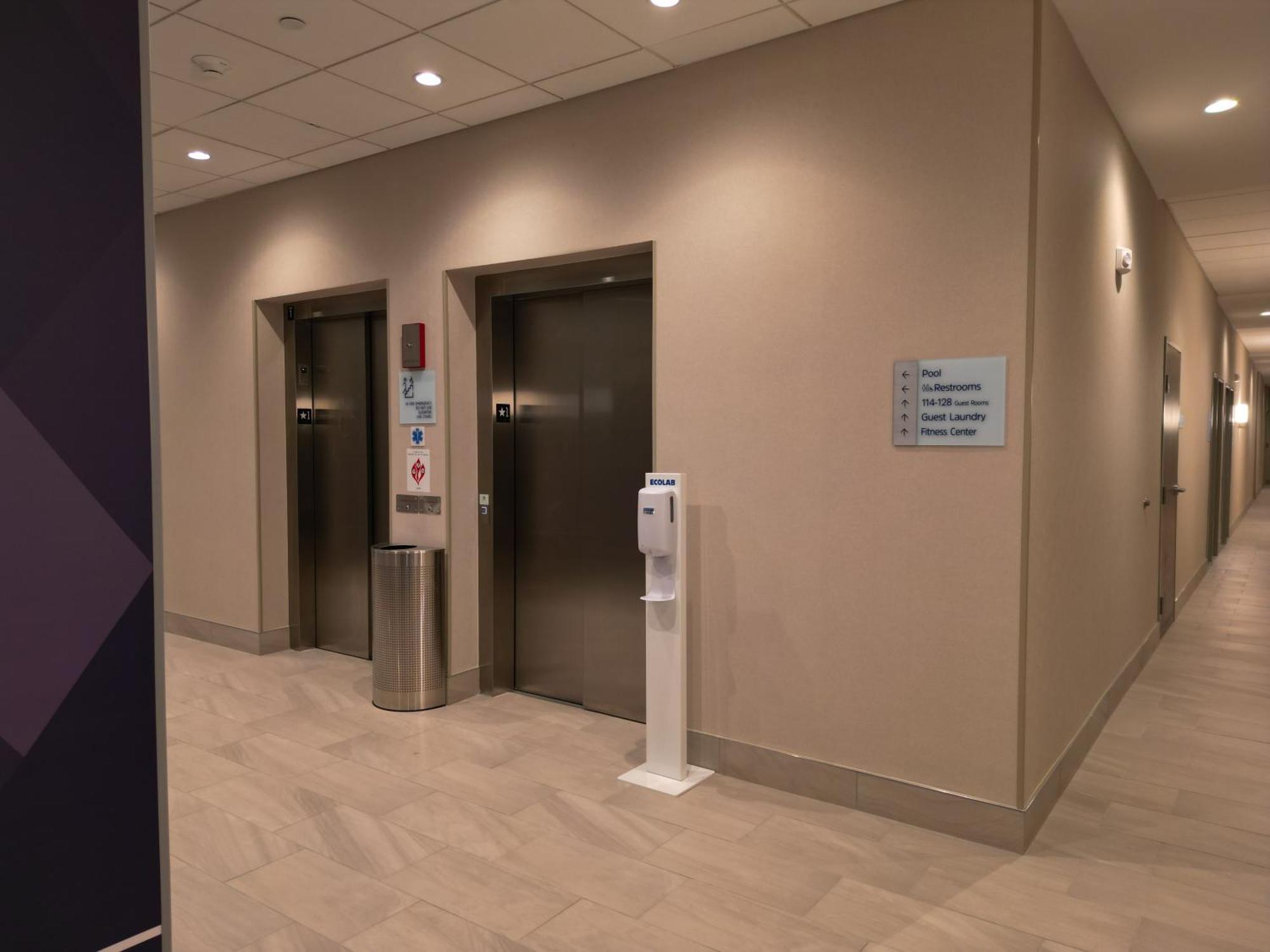 Holiday Inn Express & Suites Chicago Schaumburg By Ihg Экстерьер фото