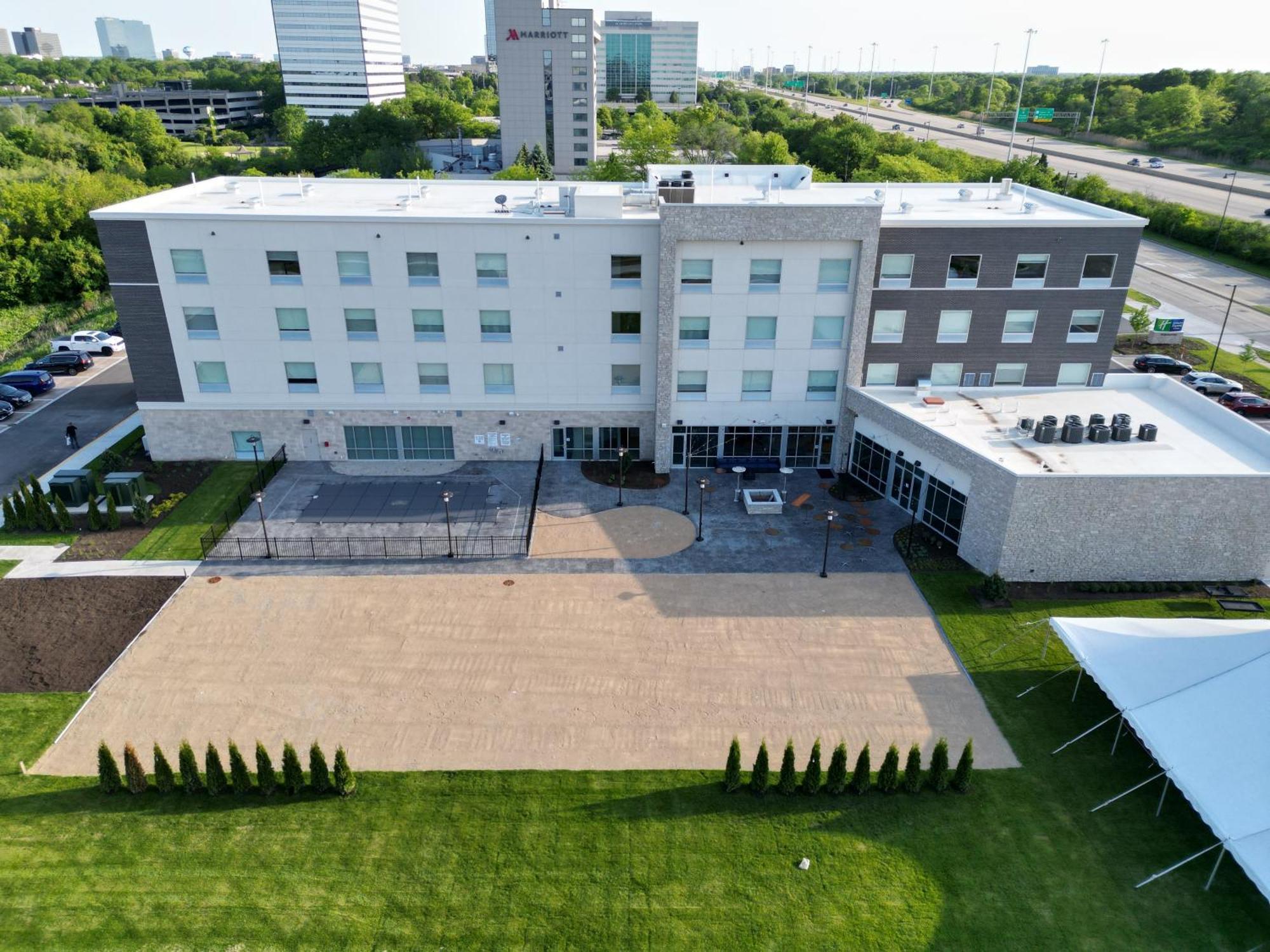Holiday Inn Express & Suites Chicago Schaumburg By Ihg Экстерьер фото