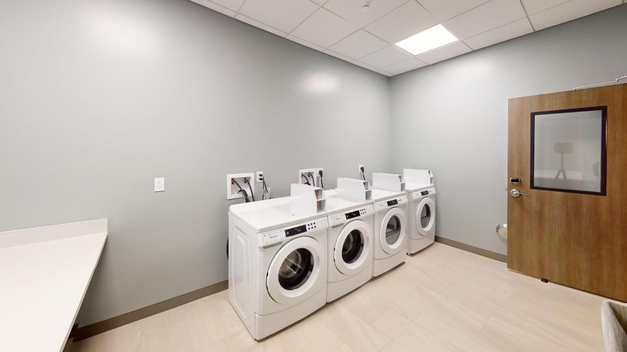 Holiday Inn Express & Suites Chicago Schaumburg By Ihg Экстерьер фото