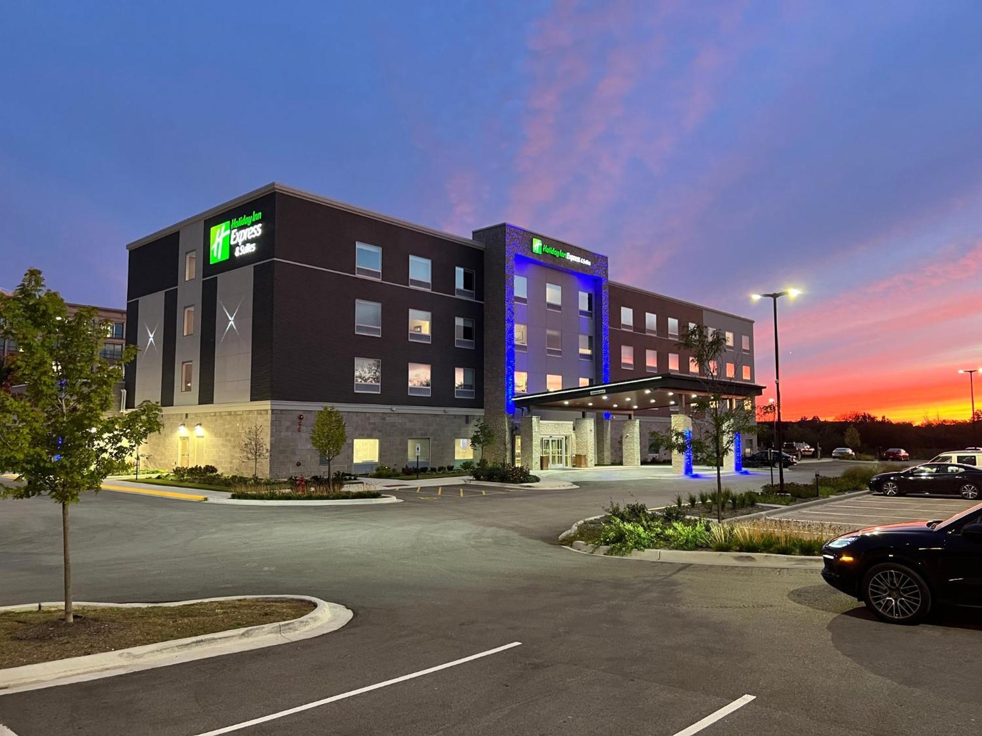 Holiday Inn Express & Suites Chicago Schaumburg By Ihg Экстерьер фото